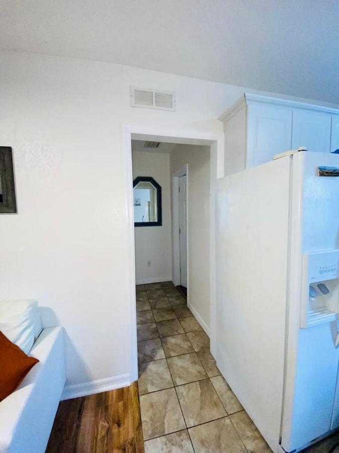 Two Fully Equipped Apartments And A Studio 5 Miles From The Beach St. Petersburg Bagian luar foto