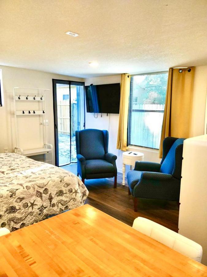 Two Fully Equipped Apartments And A Studio 5 Miles From The Beach St. Petersburg Bagian luar foto