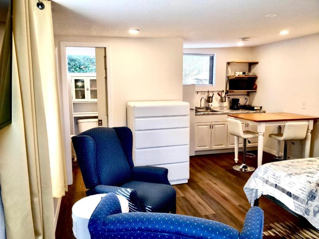 Two Fully Equipped Apartments And A Studio 5 Miles From The Beach St. Petersburg Bagian luar foto