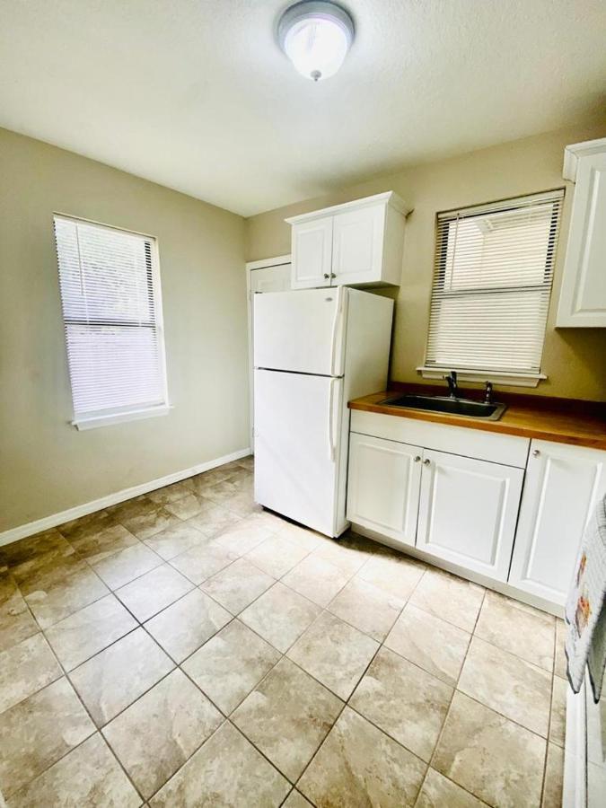 Two Fully Equipped Apartments And A Studio 5 Miles From The Beach St. Petersburg Bagian luar foto