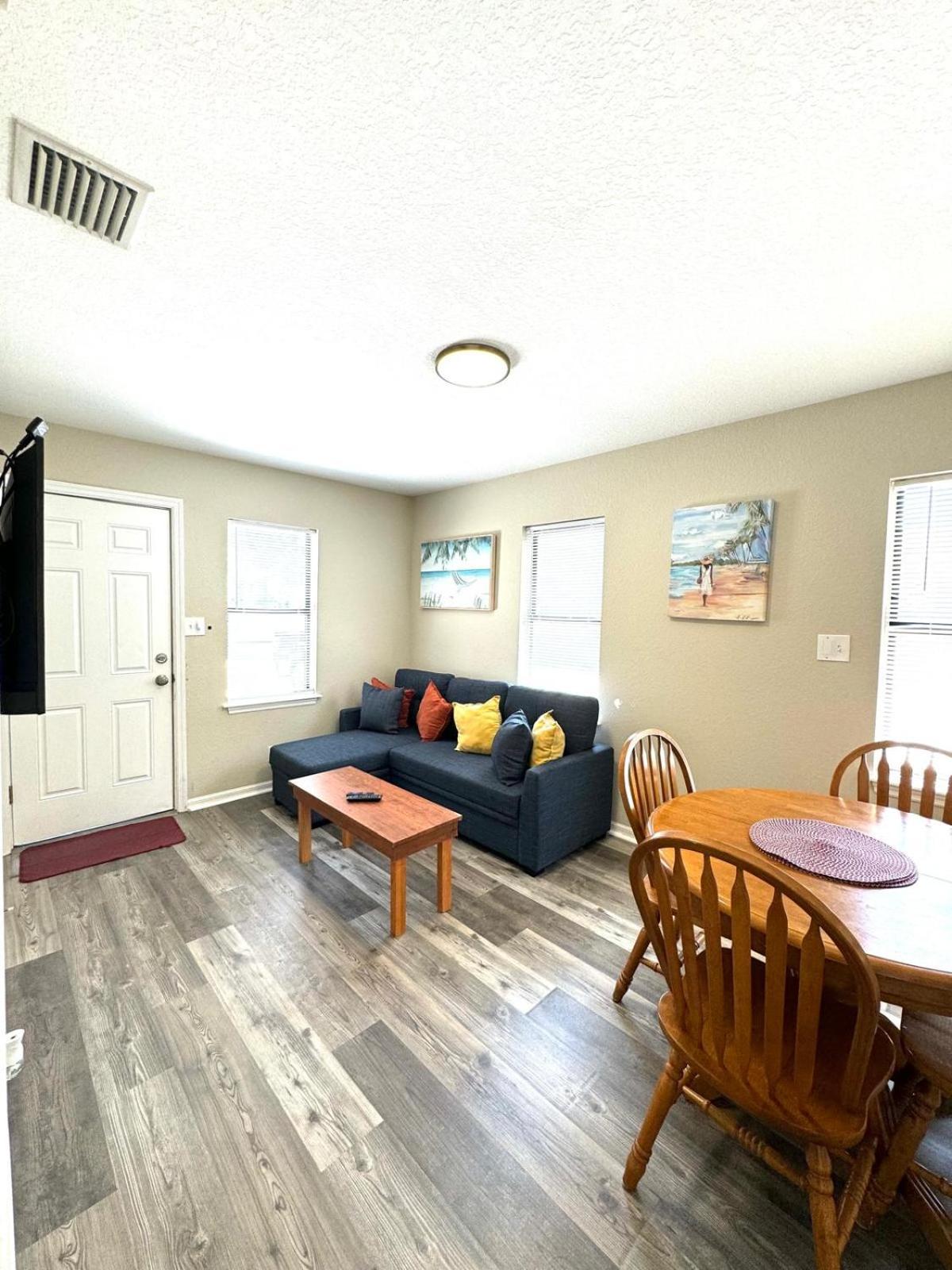 Two Fully Equipped Apartments And A Studio 5 Miles From The Beach St. Petersburg Bagian luar foto
